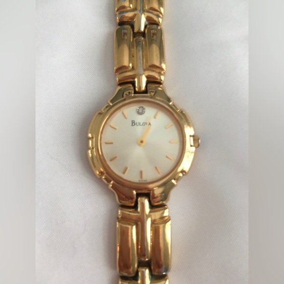 90’s Bulova gold plated watch with diamond accent. Needs battery. - Picture 3 of 5